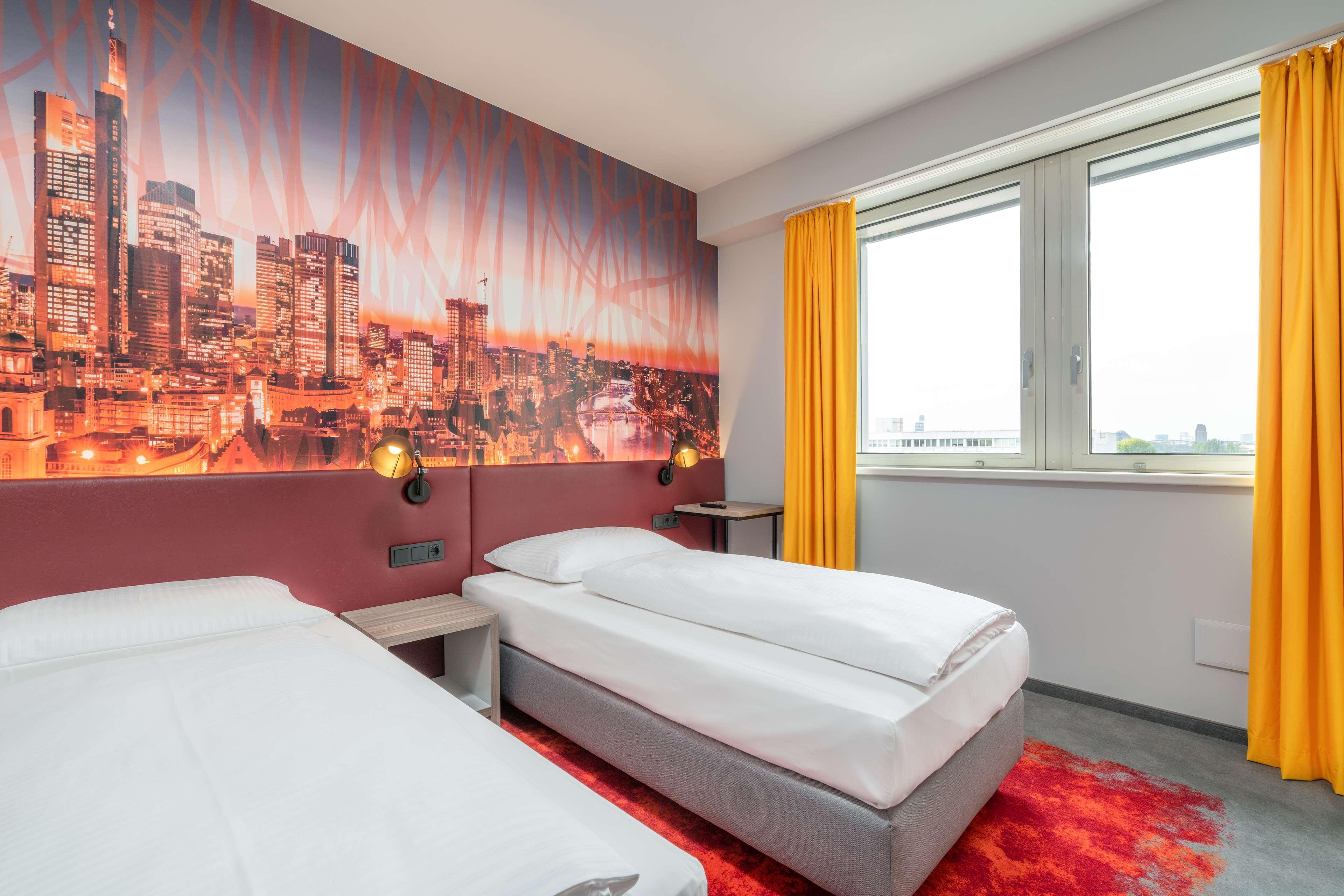 Campanile Frankfurt Offenbach Hotell Exteriör bild